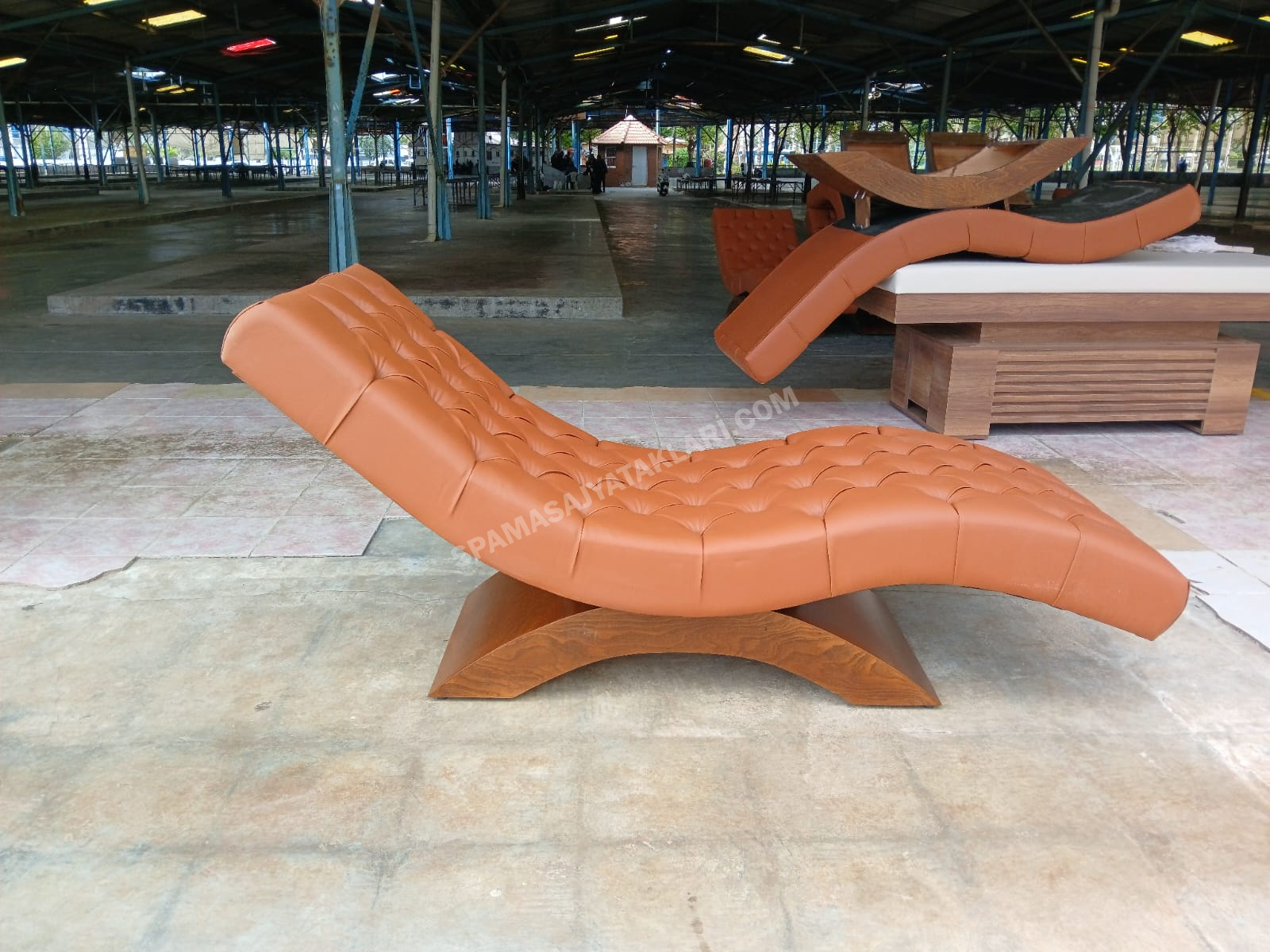 DÜĞMELİ DİNLENME YATAĞI